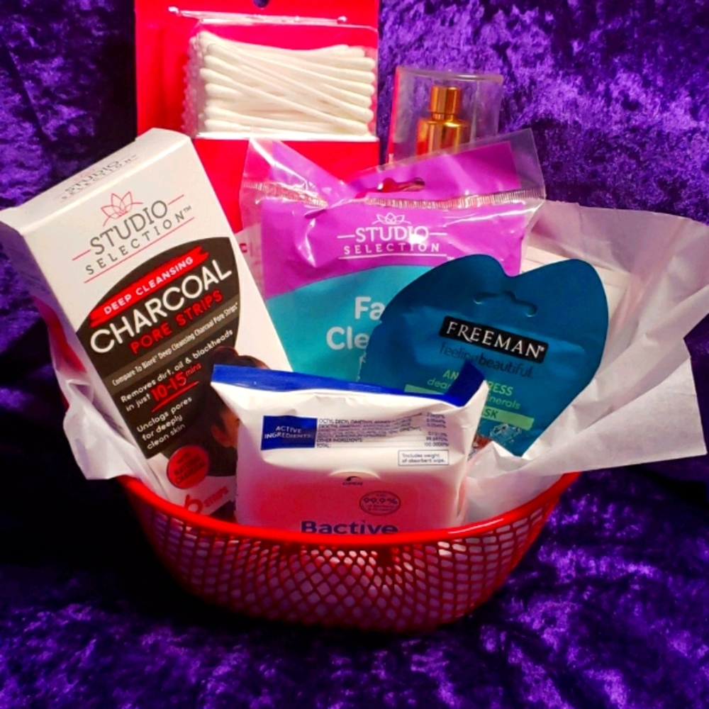 Baskets - Picture 1 of 2
